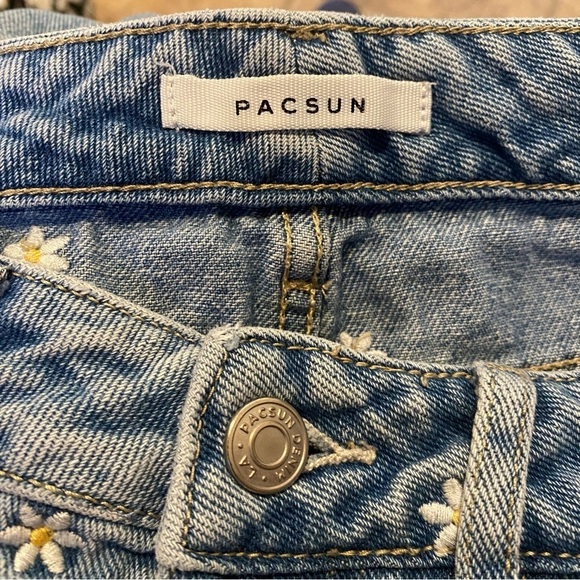 PACSUN Blue Floral Embroidery Mom Jean Size 24 - Picture 7 of 9